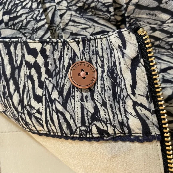 🐦‍⬛ EUC Leifsdottir Anthropologie pleated mini skirt sz 6 - Picture 8 of 10